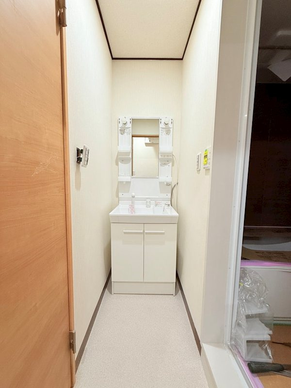 STR中板橋駅前ビルの独立洗面台