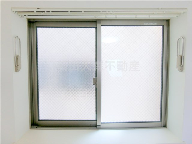 シャンテ西六郷の設備|窓枠に室内物干し！