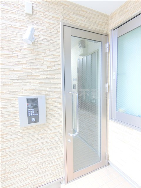 シャンテ西六郷のエントランス