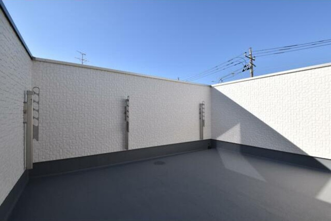 【バルコニー】 | 沼袋１丁目～「沼袋」駅７分・太陽光発電パネル設置～ | ルーフバルコニー