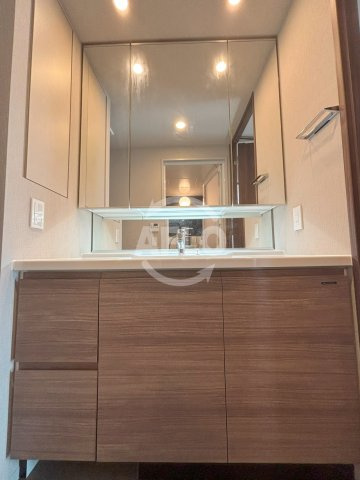 クレヴィアタワー御堂筋本町の独立洗面台|クレヴィアタワー御堂筋本町　独立洗面台