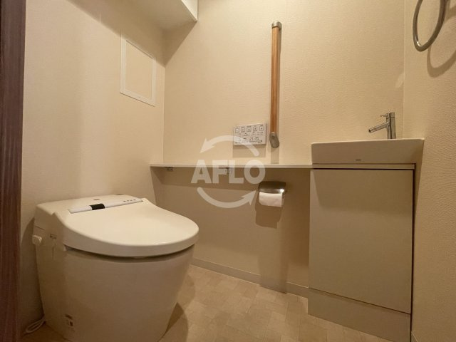 なんばセントラルプラザリバーガーデンのトイレ|なんばセントラルプラザリバーガーデン　温水洗浄便座