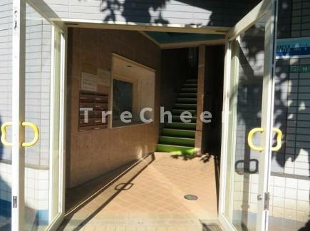 ロワジール向山Eのエントランス