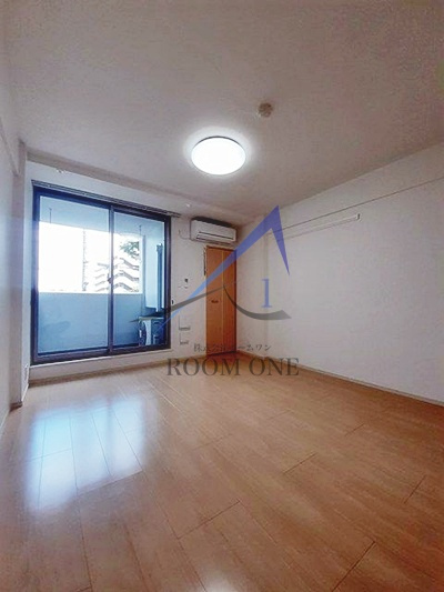 カーサ・プリマベーラの居間・リビング|洋室のお部屋です。