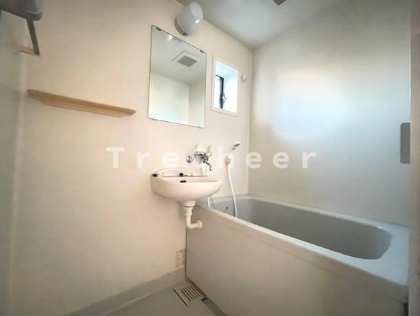 メゾンドシノダの浴室