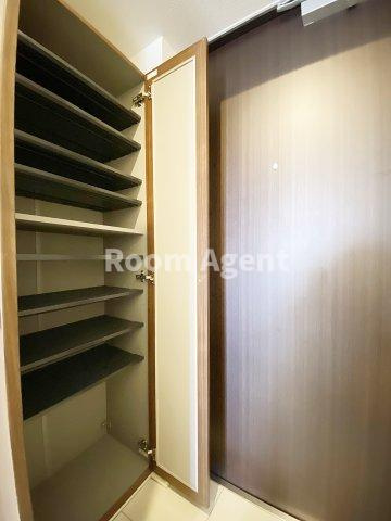 チェルトヴィータの玄関