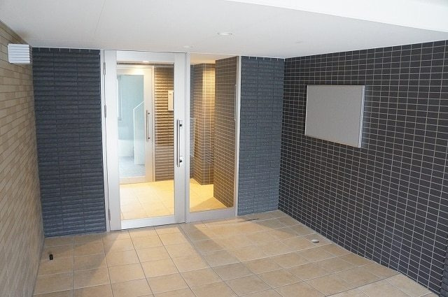 フィオーレ静のエントランス|エントランス☆