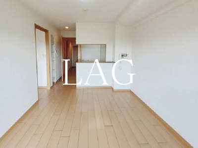 【居間・リビング】 | プリムローズ | 洋室のお部屋です。