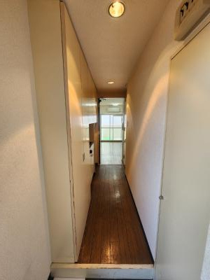 デイスターアベニューの内装|玄関から～