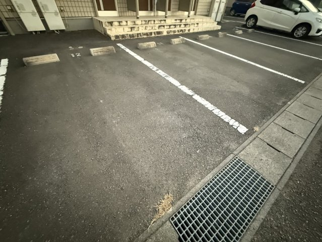 プランドールＢ棟の駐車場