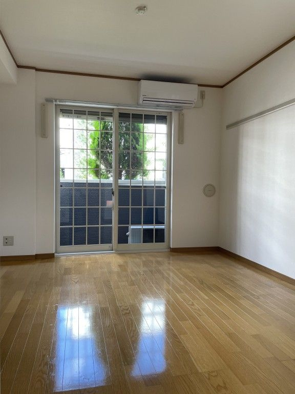 ヴィラージュ志伊の洋室