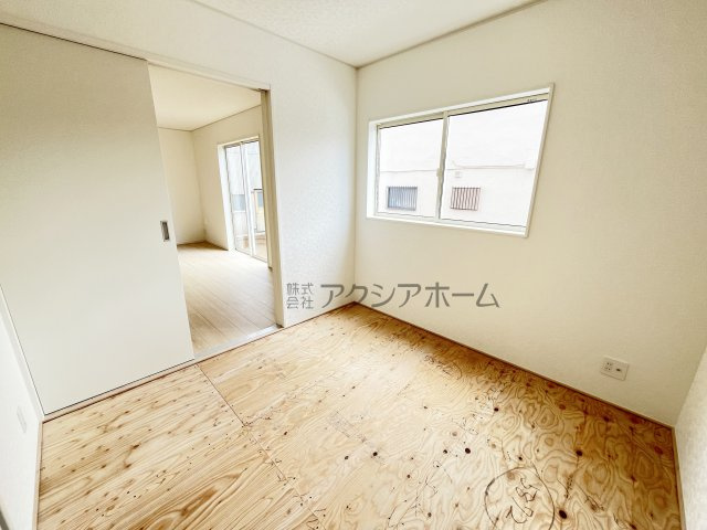 飯能市双柳・全1棟　新築一戸建　～テレワークルームあり～の和室|1階　洋風和室　4.5帖