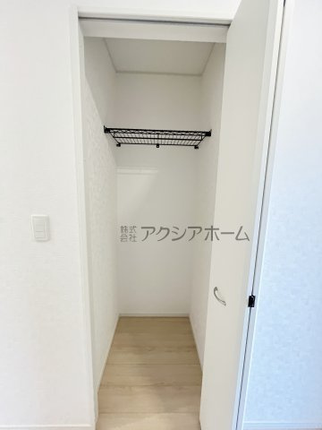 飯能市双柳・全1棟　新築一戸建　～テレワークルームあり～の収納|廊下収納