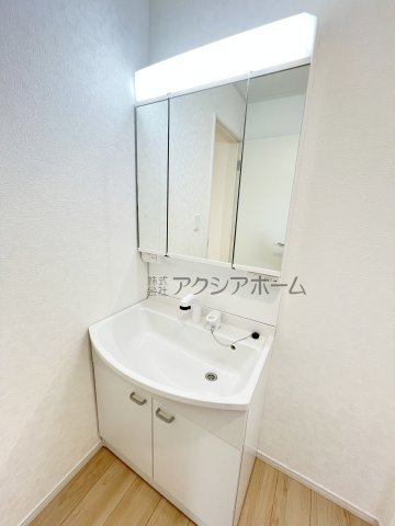 飯能市双柳・全1棟　新築一戸建　～テレワークルームあり～の独立洗面台