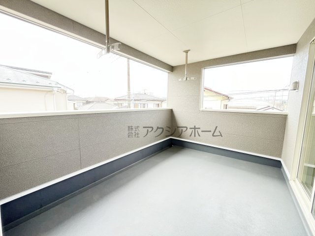 飯能市双柳・全1棟　新築一戸建　～テレワークルームあり～のバルコニー