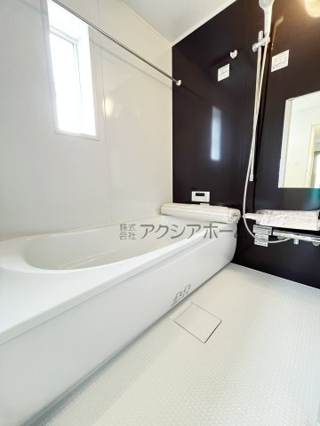 飯能市双柳・全1棟　新築一戸建　～テレワークルームあり～の浴室|1坪サイズ・浴室乾燥機付ユニットバスで一日の疲れを癒しましょう♪