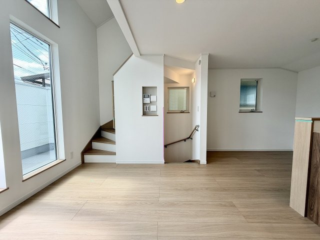 板橋区赤塚6丁目　南道路×整形地　新築戸建限定1棟の居間・リビング