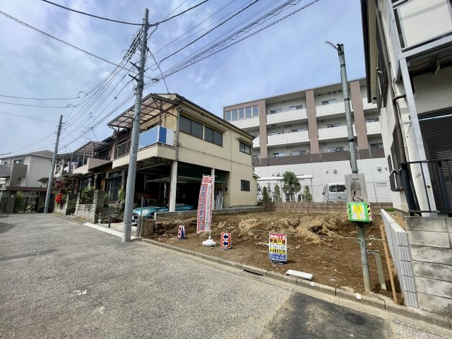 板橋区赤塚6丁目　南道路×整形地　新築戸建限定1棟の前面道路含む現地写真