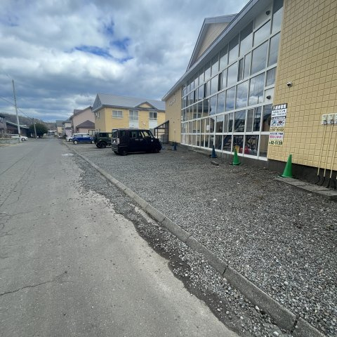 バルビゾンの駐車場