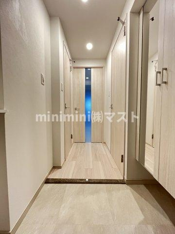 スプランディッド難波IIIの玄関