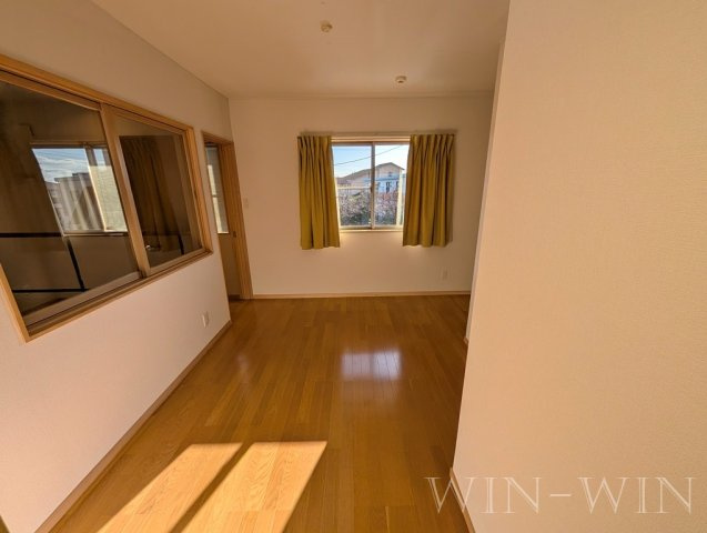 平川本町貸家の洋室