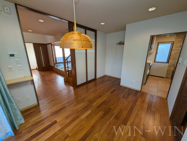 平川本町貸家の居間・リビング