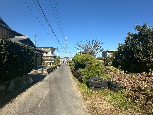 土居町中村　売土地の前面道路含む現地写真