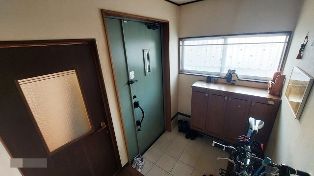 白岡市西10丁目　中古戸建の玄関|12/18撮影済み