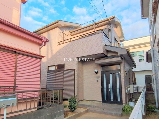 草加市中根3丁目 中古戸建の玄関