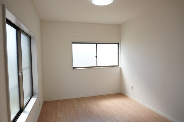 草加市中根3丁目 中古戸建の洋室