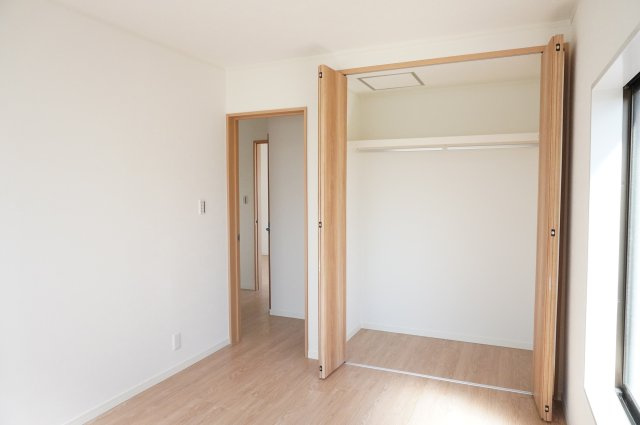 草加市中根3丁目 中古戸建の収納