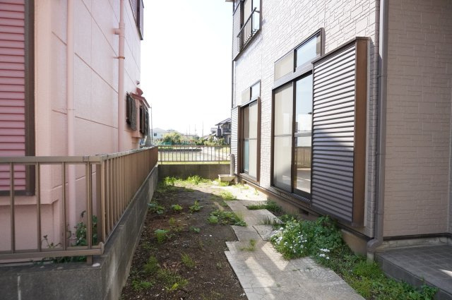 草加市中根3丁目 中古戸建の庭