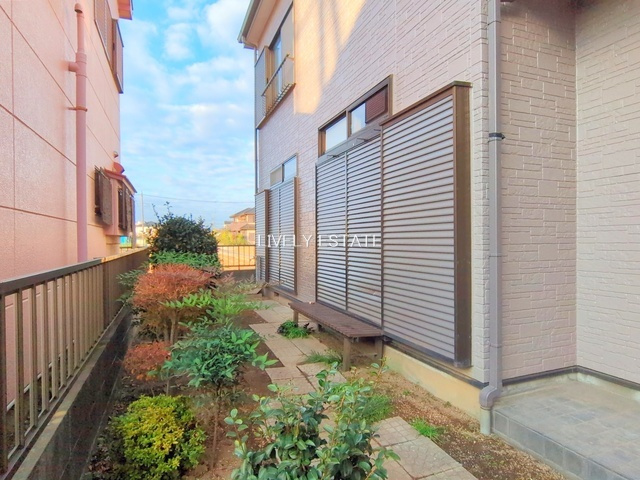 草加市中根3丁目 中古戸建の庭