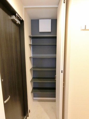 サン・アリビオの玄関