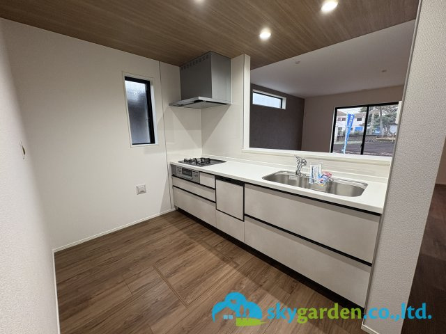 藤沢市亀井野12期　新築戸建　全3棟3号棟のキッチン|食洗機内蔵システムキッチン