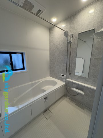 藤沢市亀井野12期　新築戸建　全3棟3号棟の浴室|ゆったり過ごせるお風呂です
清潔感ある色合いも良いですね