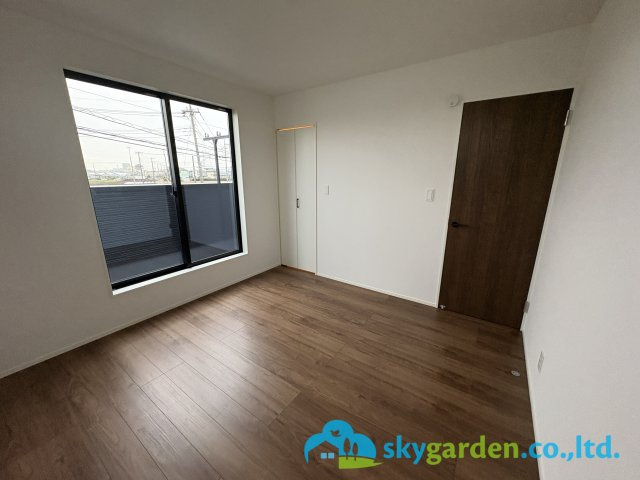 藤沢市亀井野12期　新築戸建　全3棟3号棟の寝室|落ち着いた色調の寝室です