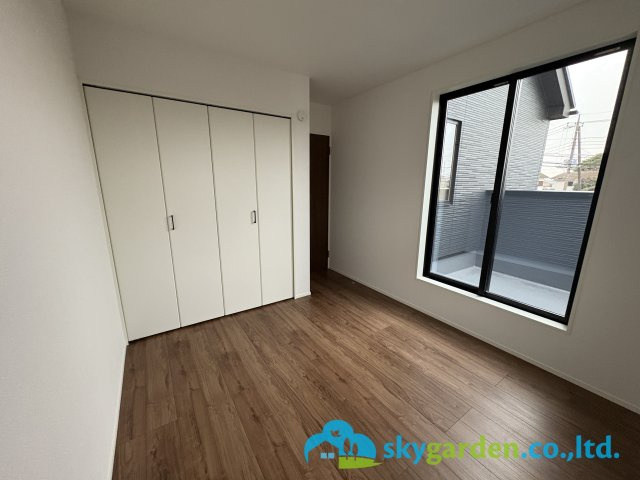 藤沢市亀井野12期　新築戸建　全3棟3号棟の洋室|落ち着いた色調の洋室です