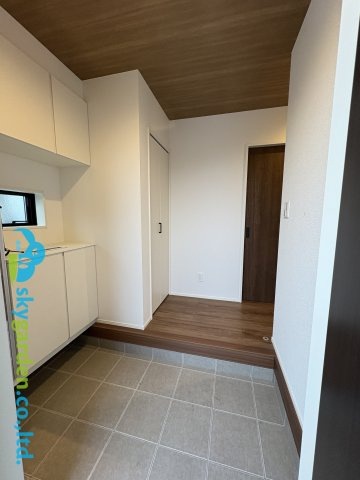 藤沢市亀井野12期　新築戸建　全3棟3号棟の玄関|毎日通る玄関はこちらです