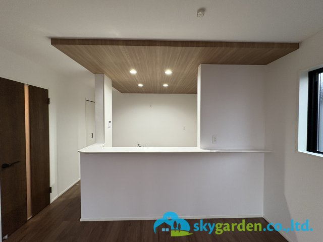 藤沢市亀井野12期　新築戸建　全3棟3号棟の内装|視界良好、会話が弾む対面キッチン