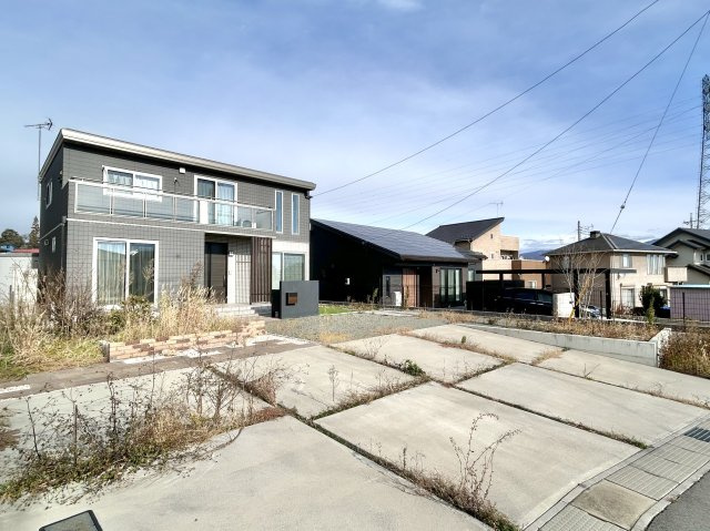 【中古戸建】北群馬郡吉岡町大字上野田の外観|■外観｜親戚や友人を何度でも招きたくなってしまうようなお家です( ＾＾ )