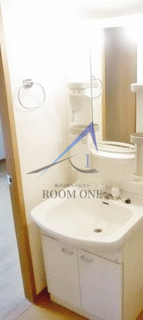 トレス長崎の洗面所|独立洗面台です。