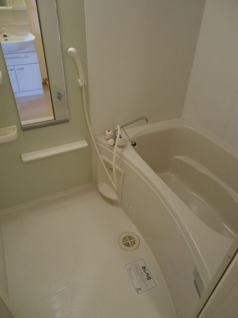 プラネットＣ　　刈谷市近郊の賃貸はクラスホーム刈谷店の浴室