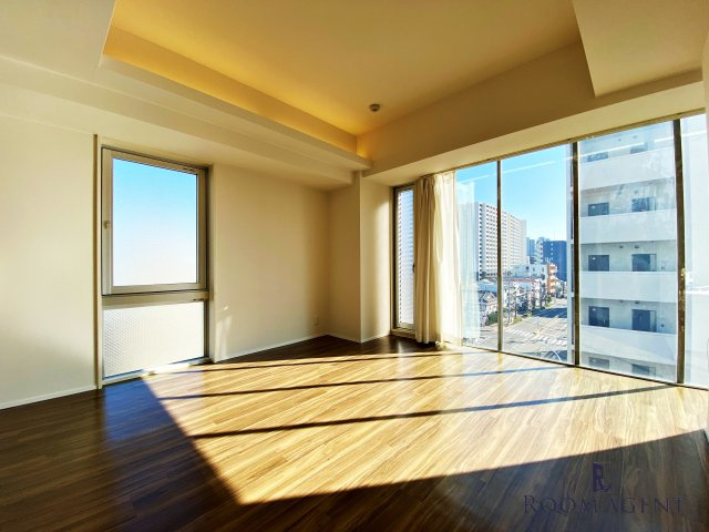 コレクション名駅III の居間・リビング