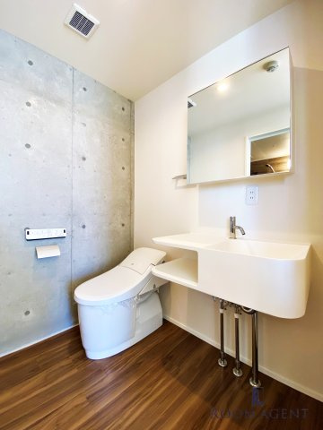 コレクション名駅III の洗面所