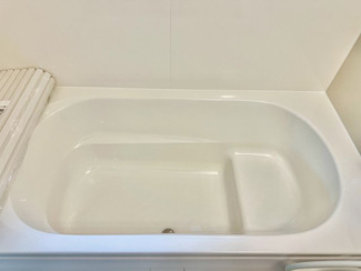 【前面道路含む現地写真】 | 大野台５丁目　新築分譲住宅　全２区画 | ゆとりのある洗面室です♪朝の身支度もスムーズにできますね！