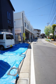 【前面道路含む現地写真】