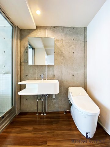 コレクション名駅IIIの洗面所