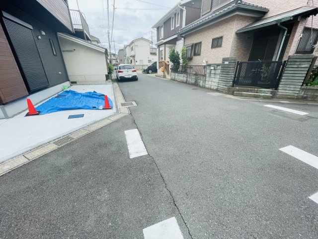 船橋市前原西８丁目１期の前面道路含む現地写真
