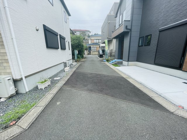 船橋市前原西８丁目１期の前面道路含む現地写真